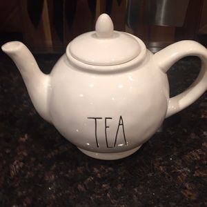 Rae Dunn tea pot